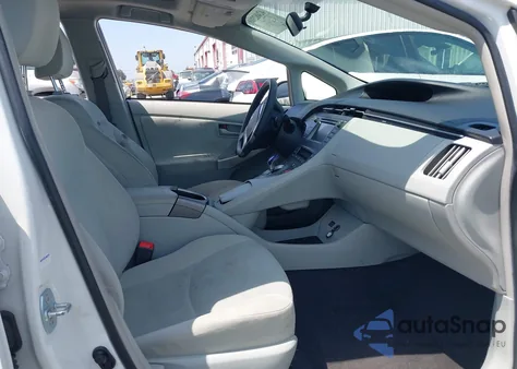 2013 Toyota Prius Three z USA, uszkodzony, nr VIN JTDKN3DU3D1688066